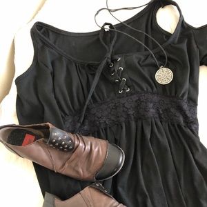 3/$20 Black lace-up cold shoulder goth vampire